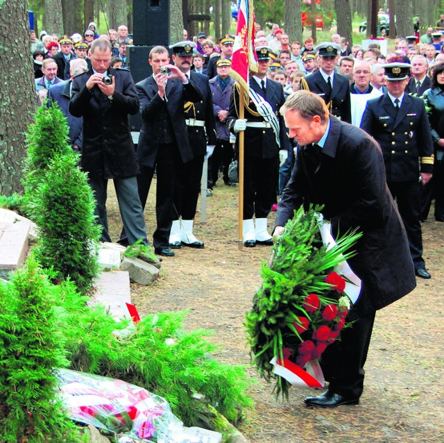 Premier Donald Tusk złożył wieniec pod pomnikiem Ofiar Piaśnicy.