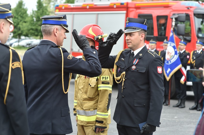 Dzień Strażaka w Lesznie 25 maja 2022. Były odznaczenia i awanse