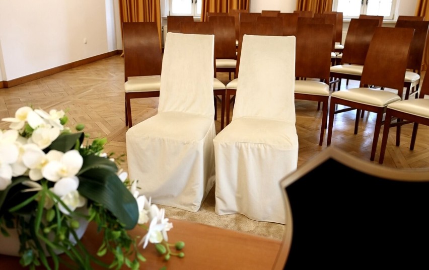 Tak wygląda sala ślubów w leszczyńskim ratuszu w kwietniu 2023