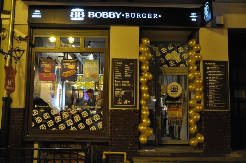 W Bobbym posilą się fani burgerów, również tych w wydaniu...