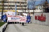 &quot;Święto Pracy bez pracy&quot;. Pierwszomajowy wiec oraz happening za nami [Zdjęcia]