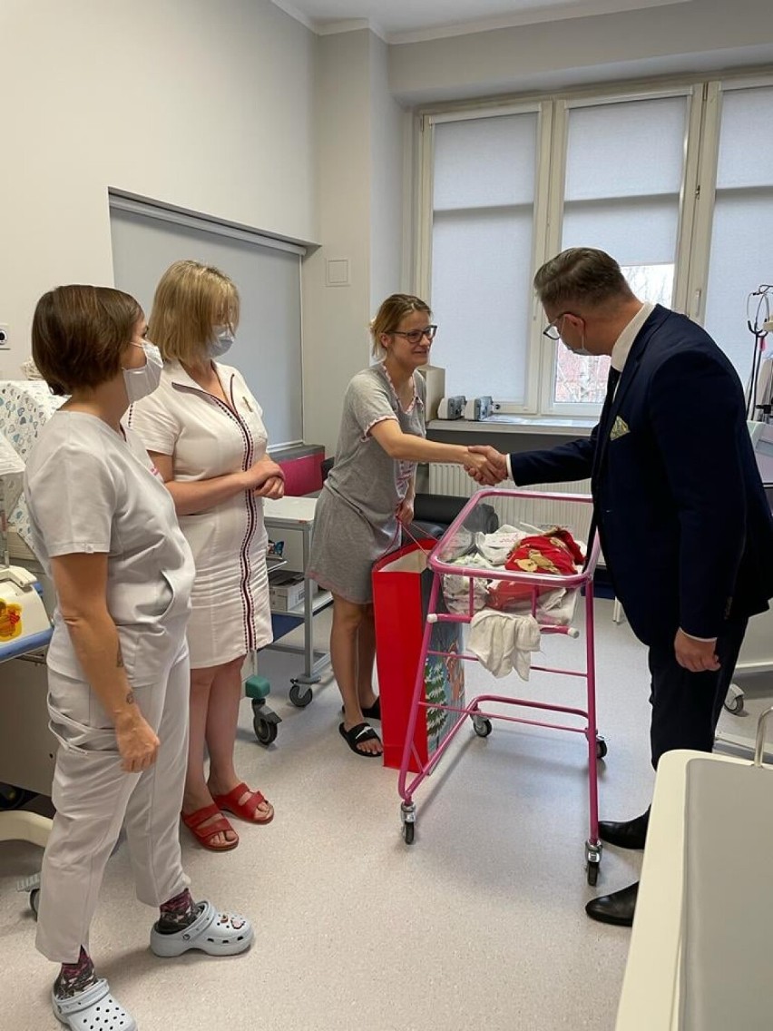 Mikołaj pierwszym maluchem urodzonym w oleśnickim szpitalu w 2022 roku