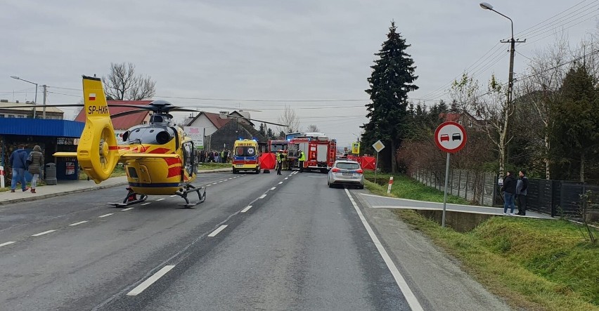 W zdarzeniu dwie osoby zostały poważnie ranne. Na miejsce...