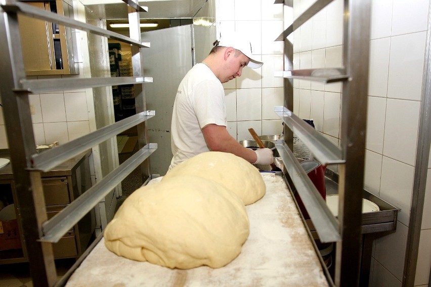 Sławno. Zobacz jak się robi pączki na Tłusty Czwartek