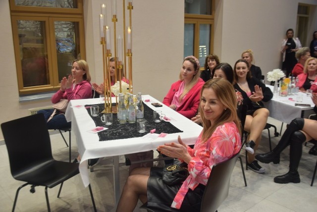 Aktywne kobiety miały okazję spotkać się w sobotę w radomskiej Kamienicy Deskurów i porozmawiać o swoich sprawach.