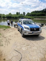 Poszukiwania nad Dunajcem i Wisłą w powiecie tarnowskim. 82-latek zaginął bez śladu. W akcji policjanci z Krakowa i Tarnowa