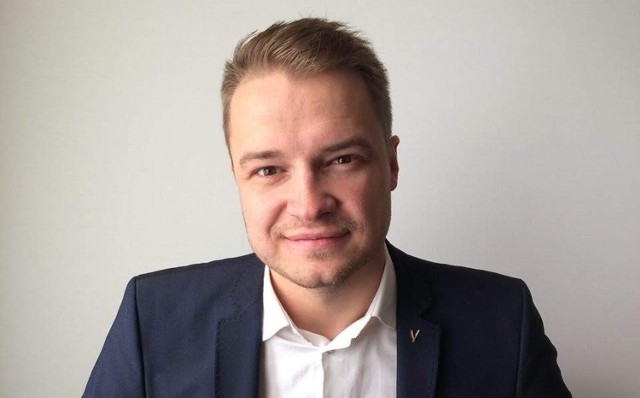 Hubert Ibrom piastuje stanowisko burmistrza gminy Ujazd.