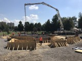 Trwa budowa wodnego placu zabaw w Chorzowie. Nowa atrakcja powstaje przy ul. Floriańskiej. Gotowa będzie jesienią