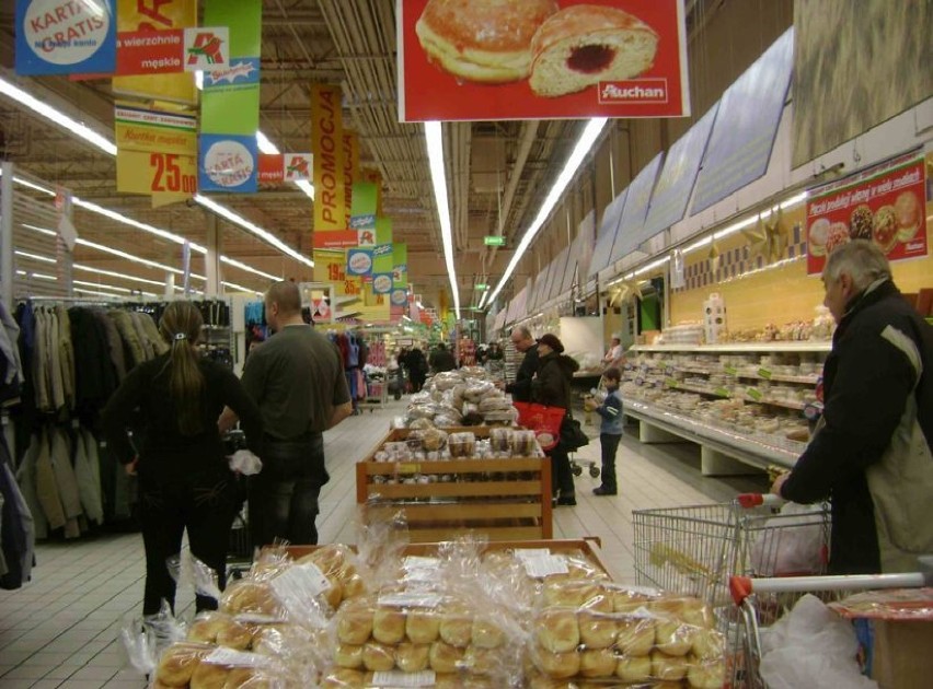 Auchan w Piasecznie. Public domain