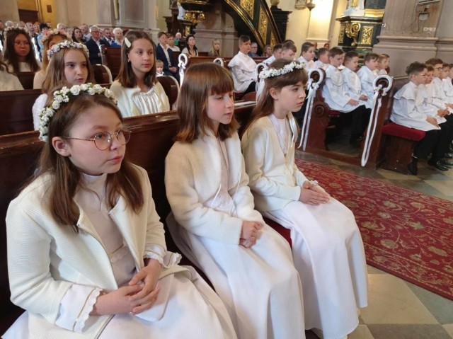 W niedzielę, 12 maja dzieci z klas czwartych w Pińczowie świętowały pierwszą rocznicę Pierwszej Komunii Świętej. >>>Więcej zdjęć na kolejnych slajdach