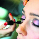 Jak zrobić modny makijaż sylwestrowy?