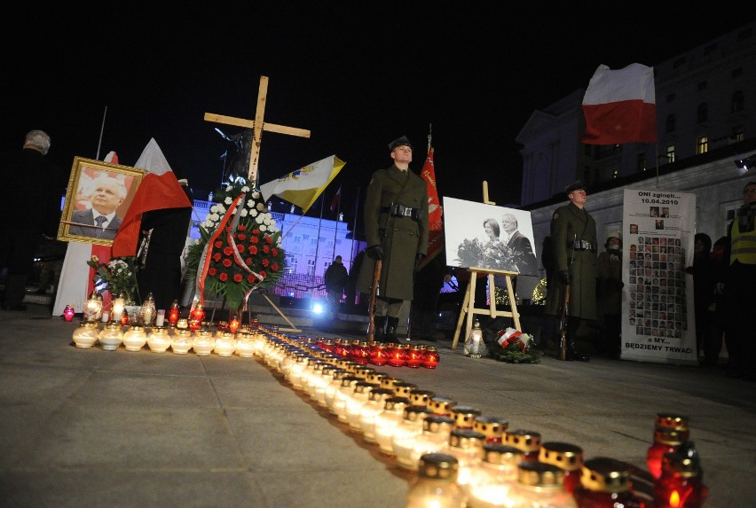 Zdjęcia z 10.12.2015 r. Miesięcznica katastrofy smoleńskiej.