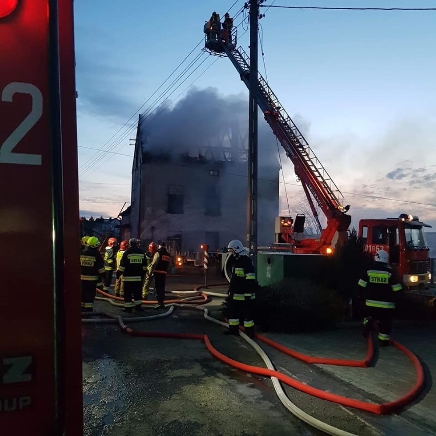 Pożar budynku w Olbrachcicach. 5-osobowa rodzina straciła dom