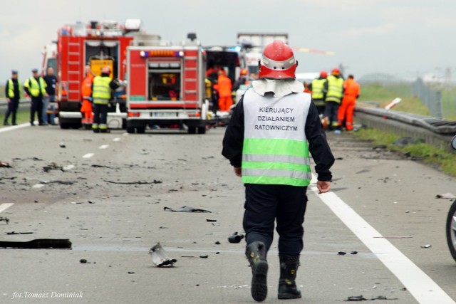 Do śmiertelnego wypadku doszło w sobotę, 23 czerwca na 163 kilometrze drogi S3 na wysokości Osogóry (powiat świebodziński). Zderzyły się trzy samochody osobowe.