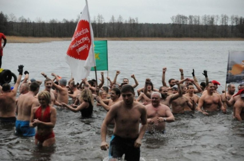 Ponad 100 osób weszło do wody z okazji 23 Finału Wielkiej...