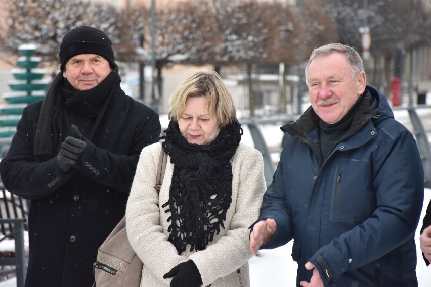 Wystawa o Mikołaju Koperniku na placu Jagiellończyka uroczyście otwarta