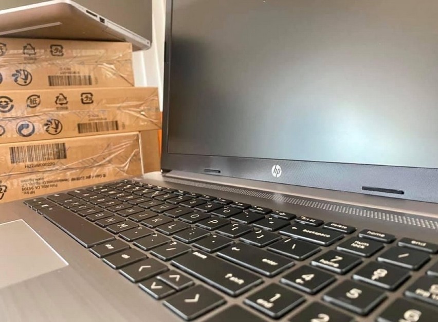 Laptopy trafią do uczniów szkół podstawowych z gminy Siedlec