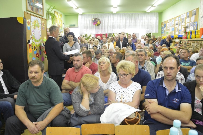 Spór o kościół. Pełne emocji spotkanie na Górkach w Łowiczu (Aktualizacja)