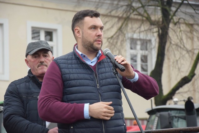"Proszę rolników o to, żeby pamiętali, że już od 15 marca rusza kampania przyjmowania wniosków o płatności bezpośrednie" – mówi wiceminister rolnictwa Adam Nowak