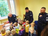 Przedszkolaki z Wejherowa odwiedziły policjantów z Komisariatu Policji we Władysławowie | ZDJĘCIA, NADMORSKA KRONIKA POLICYJNA