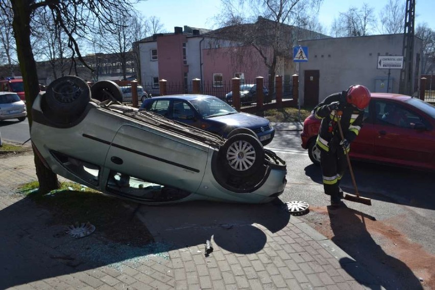 Wypadek na skrzyżowaniu Lipowej i Słowackiego