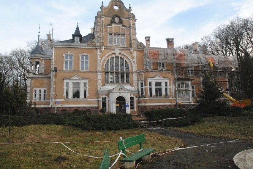 Remont pałacu w Wonieściu