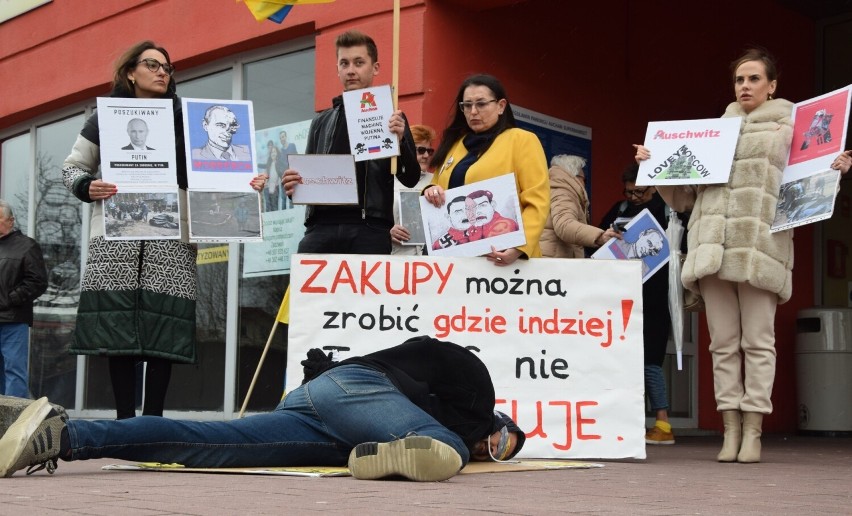 Protest pod Auchan w Częstochowie, 10 kwietnia 2022 roku