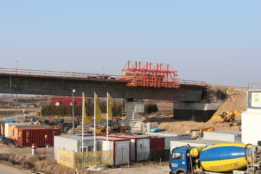 Most w Kwidzynie: Weekendowe wycieczki na budowę mostu przez Wisłę ciągle popularne. ZDJĘCIA/FILM