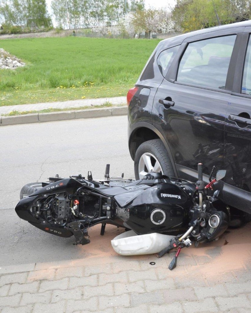 Stare Bojanowo. Zderzenie samochodu osobowego z motocyklem