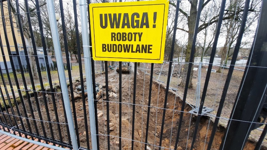 Park Wiosny Ludów, nazywany Parkiem Róż, przechodzi właśnie...