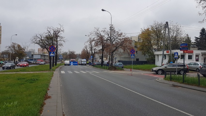 Śmiertelny wypadek na Rzgowskiej. Nie żyje piesza [ZDJĘCIA, FILM]