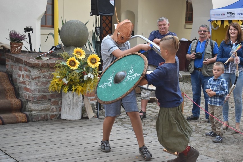 Turniej rycerski w Zamku Piastowskim w Krośnie Odrzańskim.