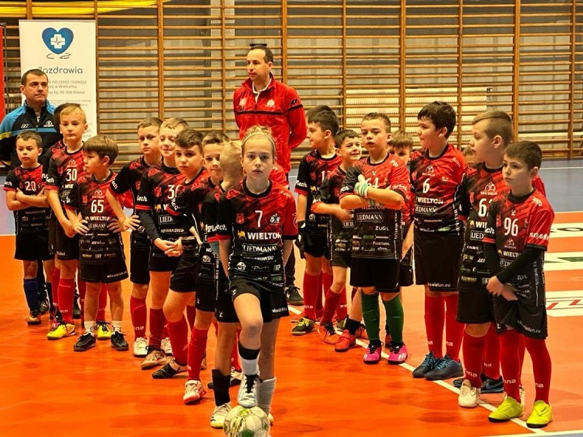 W Wieluniu zorganizowano charytatywny turniej piłki nożnej  "Łączy nas sport" 