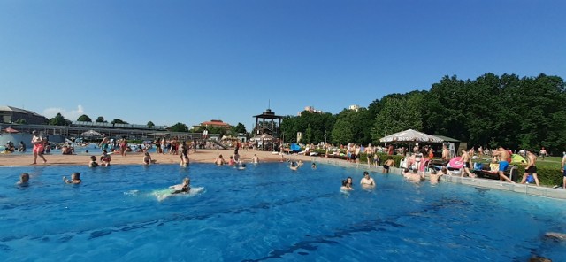 Byliśmy na letnim basenie w Ostravie - Vodni Areal JIH zaprasza codziennie od 9 do 20