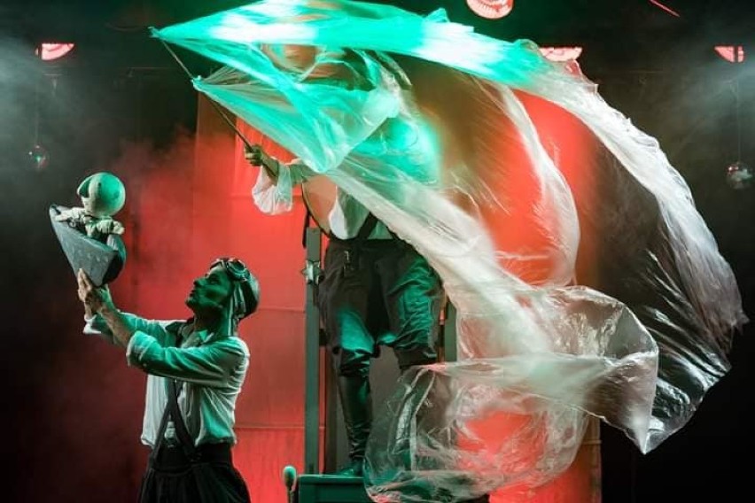 Kwidzyńska Scena Lalkowa zaprasza na lutową odsłonę Dobranocek Teatralnych w wersji online. Tym razem spektakl "Księżyc'owe opowieści"