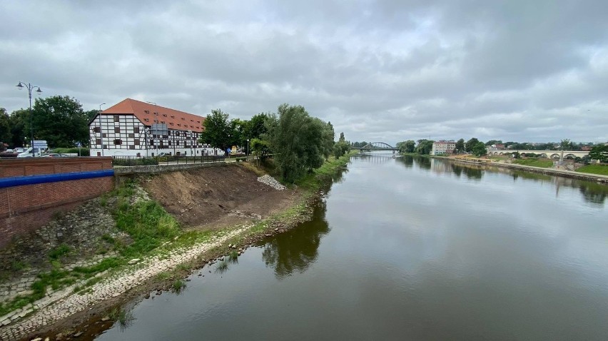 Miasto zapowiedziało, że zajmie się naprawą skarpy i w...