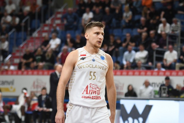 Jakub Schenk w barwach Anwilu Włocławek w Orlen Basket Lidze średnio grał 17 minut (3,7 pkt i 3,8 asyst), w FIBA Europe Cup ponad 13 minut (7,7 pkt i 2,3 asyst)