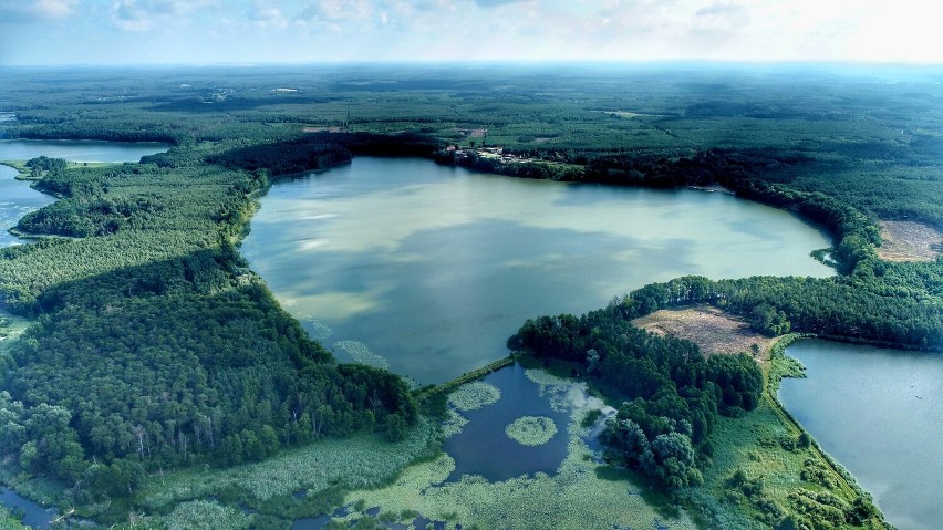 Jezioro Konin z lotu ptaka.