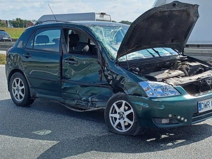 Wypadek pięciu samochodów na łączniku autostradowej...