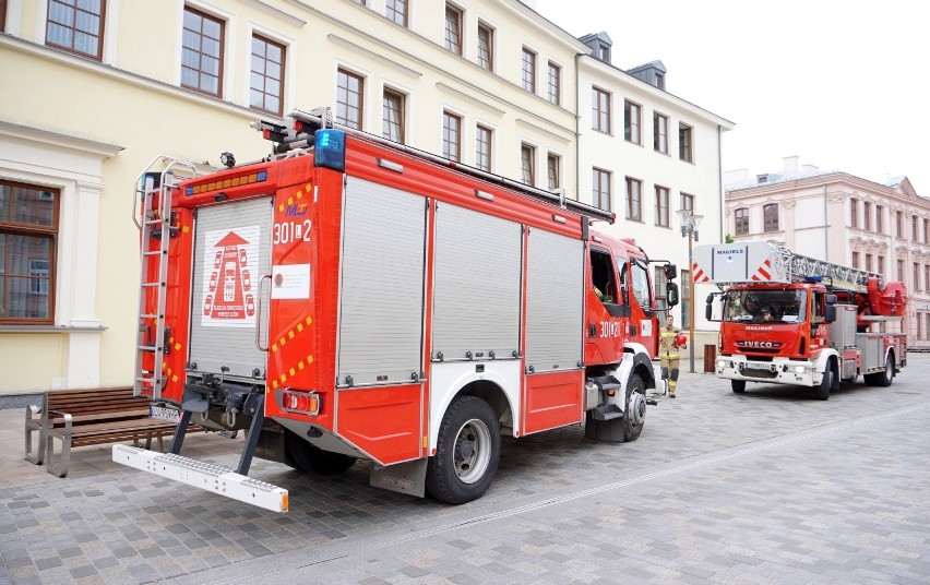 Trzy zastępy straży pożarnej na deptaku w Lublinie. Co się stało? Zobacz zdjęcia