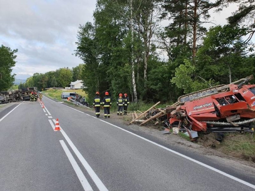 Wypadek w Gródku. Przewrócona ciężarówka zablokowała ruch