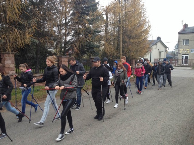 Kolejny Marsz Nordic Walking z ZSP 1 w Radomsku