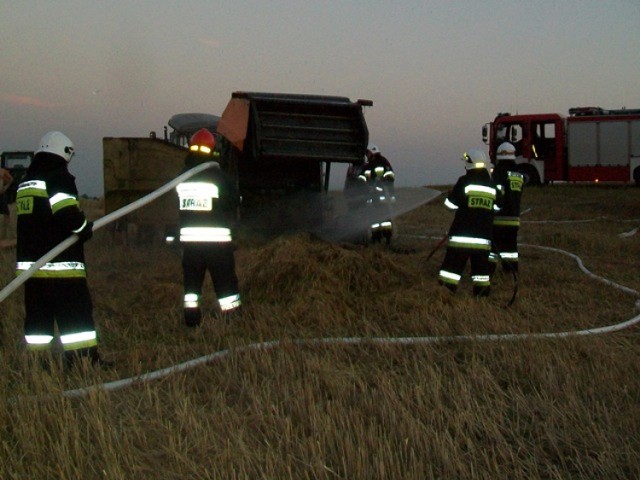 Giewartów Holendry: Pożar prasy do słomy