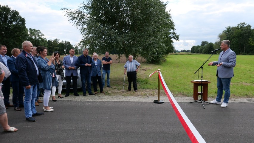 Nowe drogi w gminie Poddębice oddane do użytku. Tym razem ucieszyli się mieszkańcy Feliksowa oraz Zagórzyc ZDJĘCIA