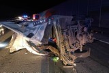 Wypadek na autostradzie A1 w okolicach Kamieńska. W iveco wystrzeliła opona