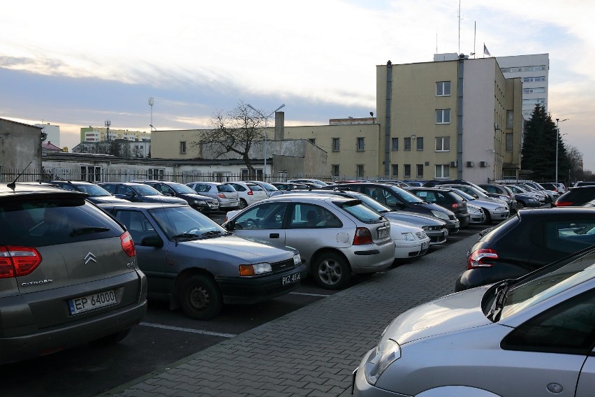 Będzie parking wielopoziomowy przy urzędzie na Szkolnej?