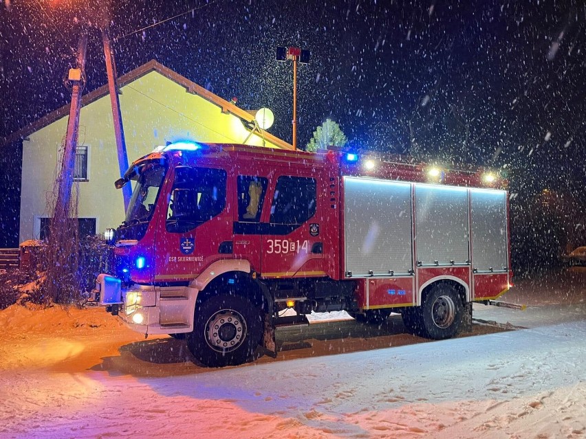 Do pożaru w Skierniewicach zostały zadysponowane zastępy Komendy Miejskiej Państwowej Straży Pożarnej w Skierniewicach oraz jednostka OSP Skierniewice