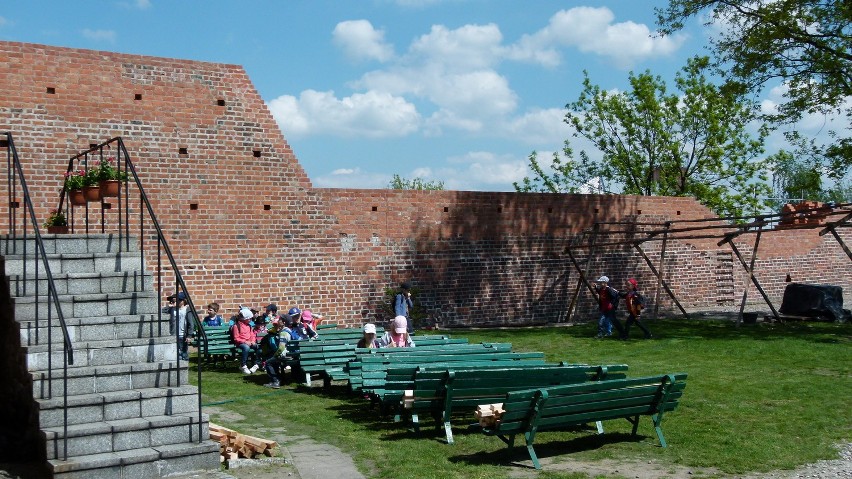 Mury obwodowe zamku w Łęczycy dostały drugie życie
