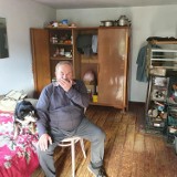 Marian Lańda ma już drewno na opał. Niedawno ruszył remont jego domu. Wciąż potrzebne jest wsparcie