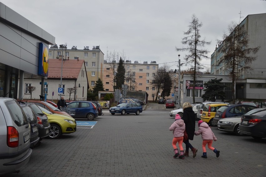 Bochnia. Lidl wprowadza ograniczenia w parkowaniu. Za postój bez biletu kara wyniesie 95 złotych [ZDJĘCIA] 4.02.